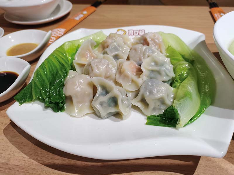 天氣冷了吃什么，來(lái)胃口福吃餃子，鮮香味十足，太好吃了